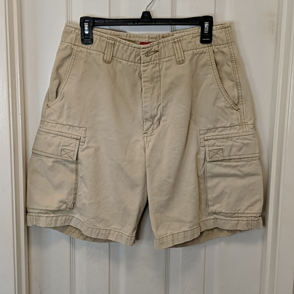 Union Bay khaki mens shorts size 32
